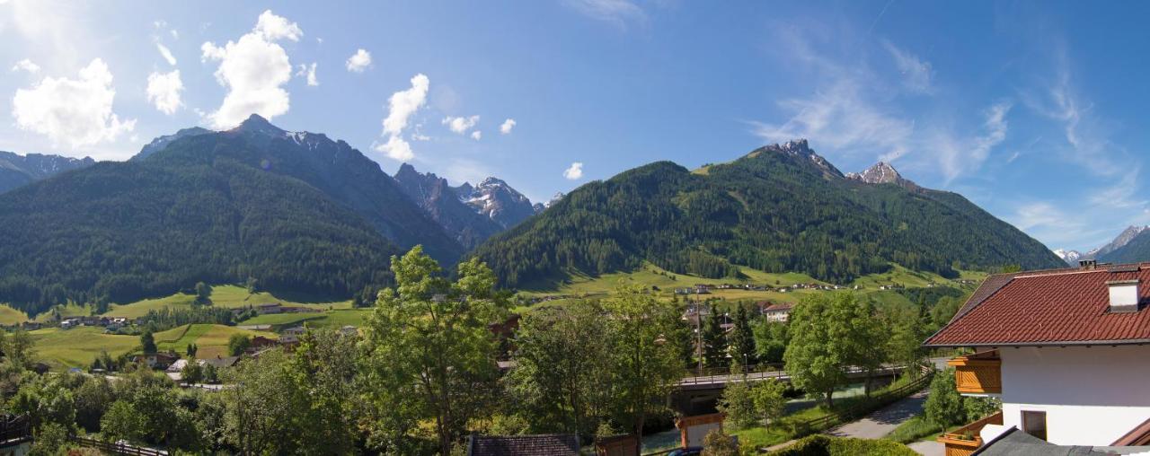 Pension Tina Neustift im Stubaital Ngoại thất bức ảnh