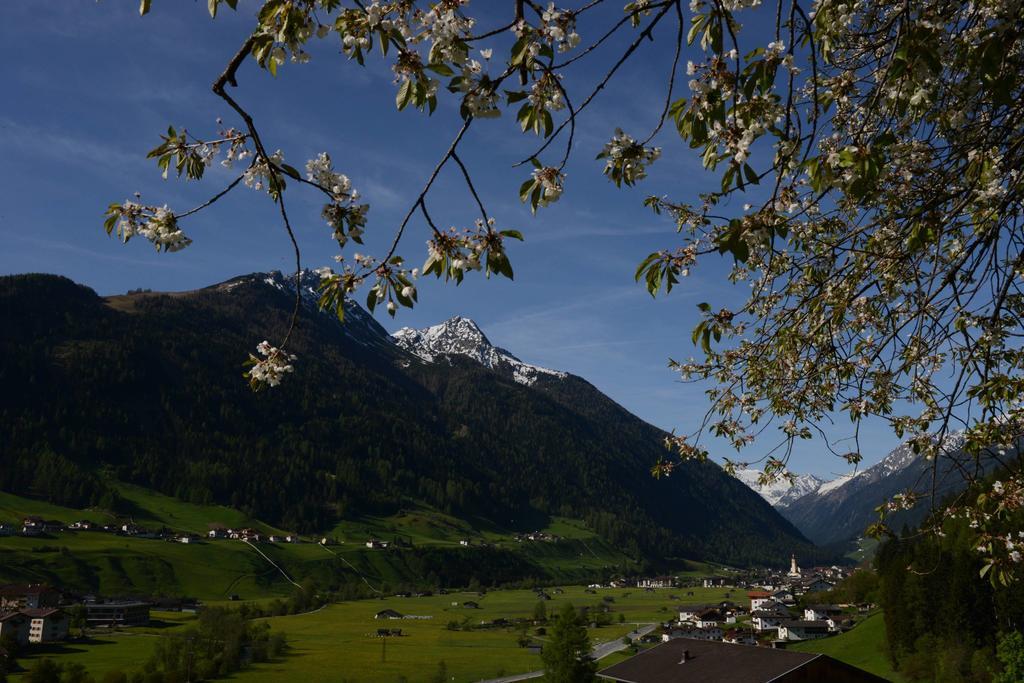 Pension Tina Neustift im Stubaital Ngoại thất bức ảnh
