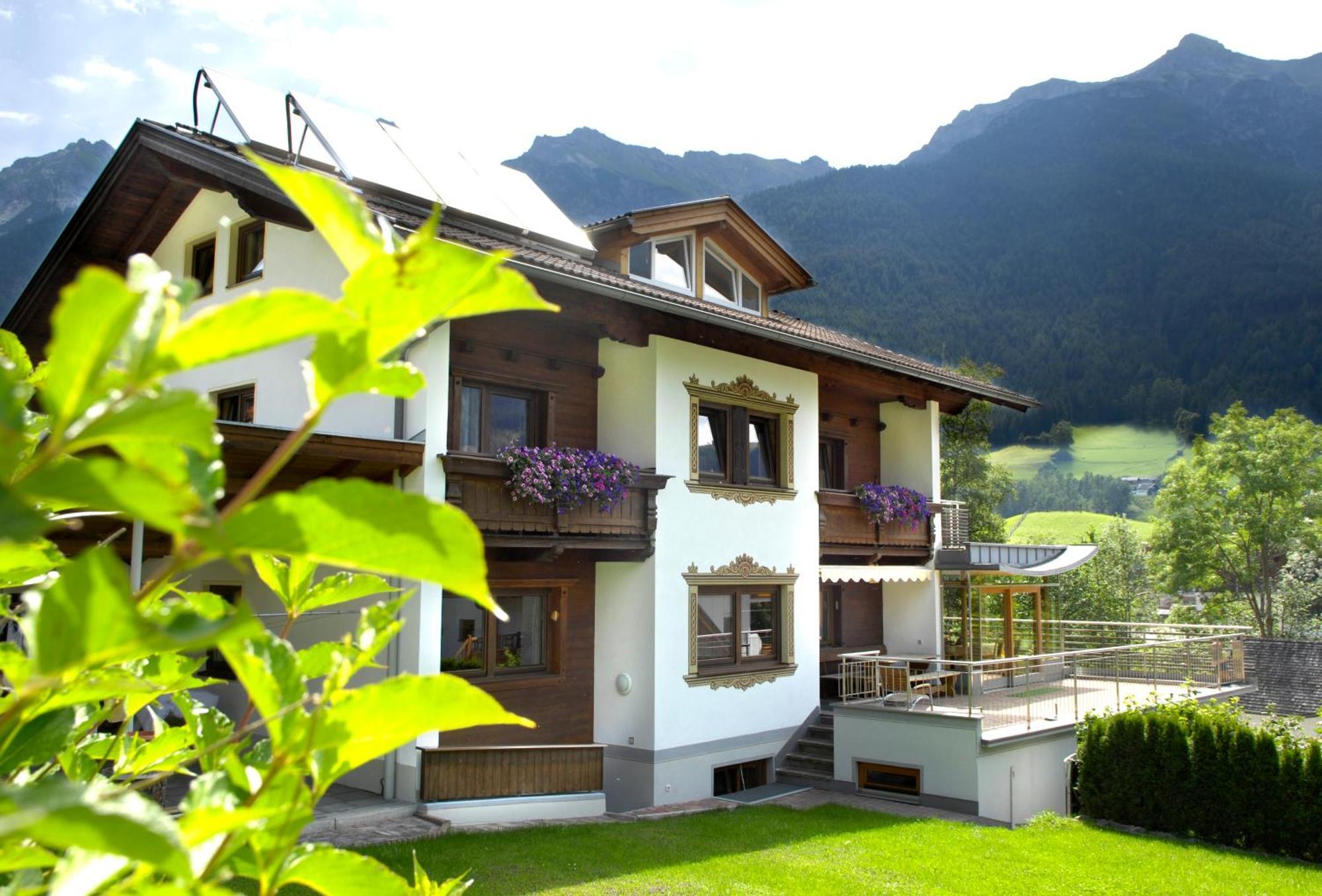 Pension Tina Neustift im Stubaital Ngoại thất bức ảnh
