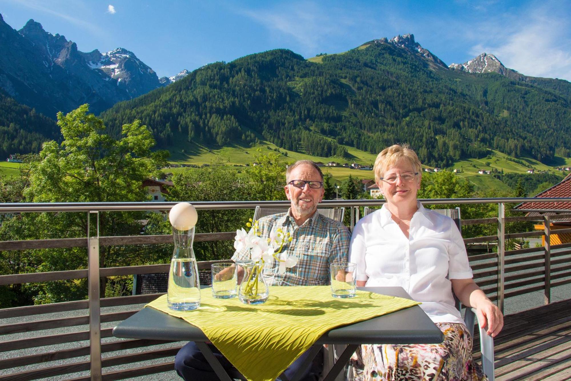 Pension Tina Neustift im Stubaital Ngoại thất bức ảnh