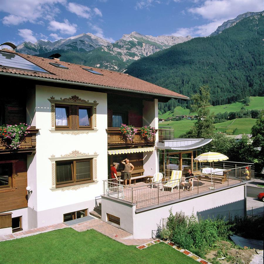 Pension Tina Neustift im Stubaital Ngoại thất bức ảnh